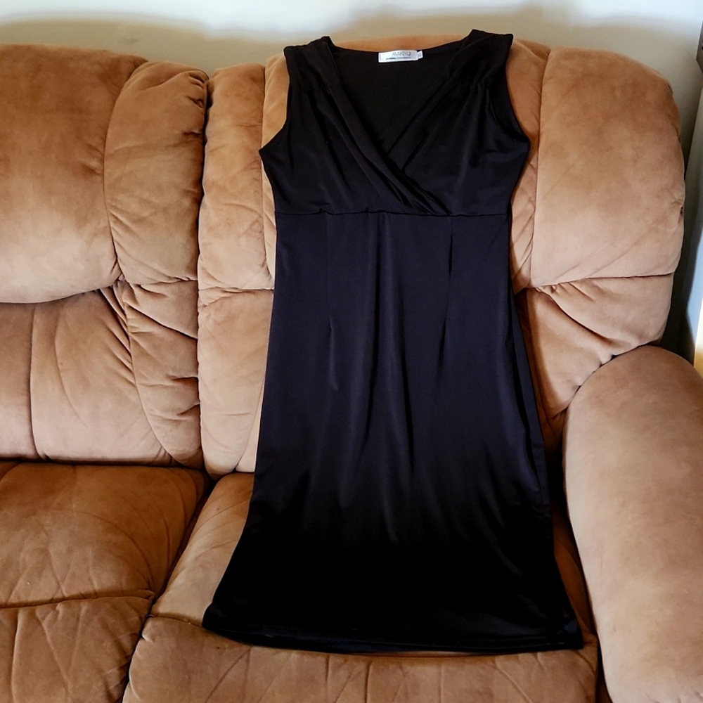 Black knee-length dress